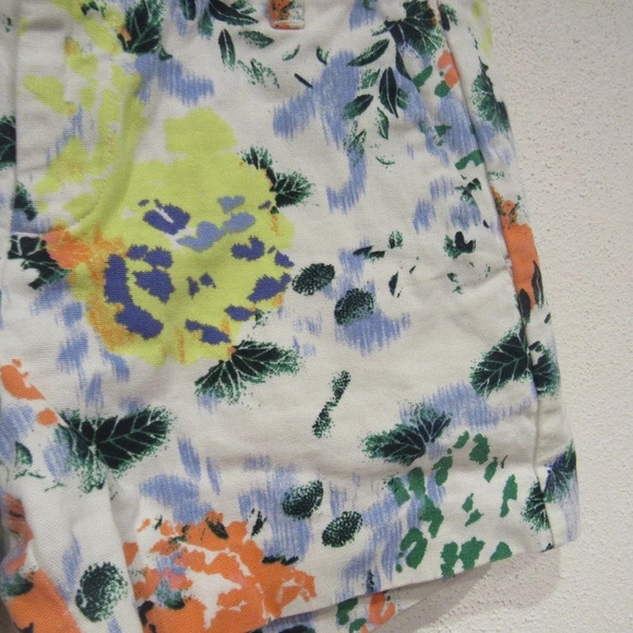 Gap Floral Shorts Size 0 EUC - Picture 2 of 3